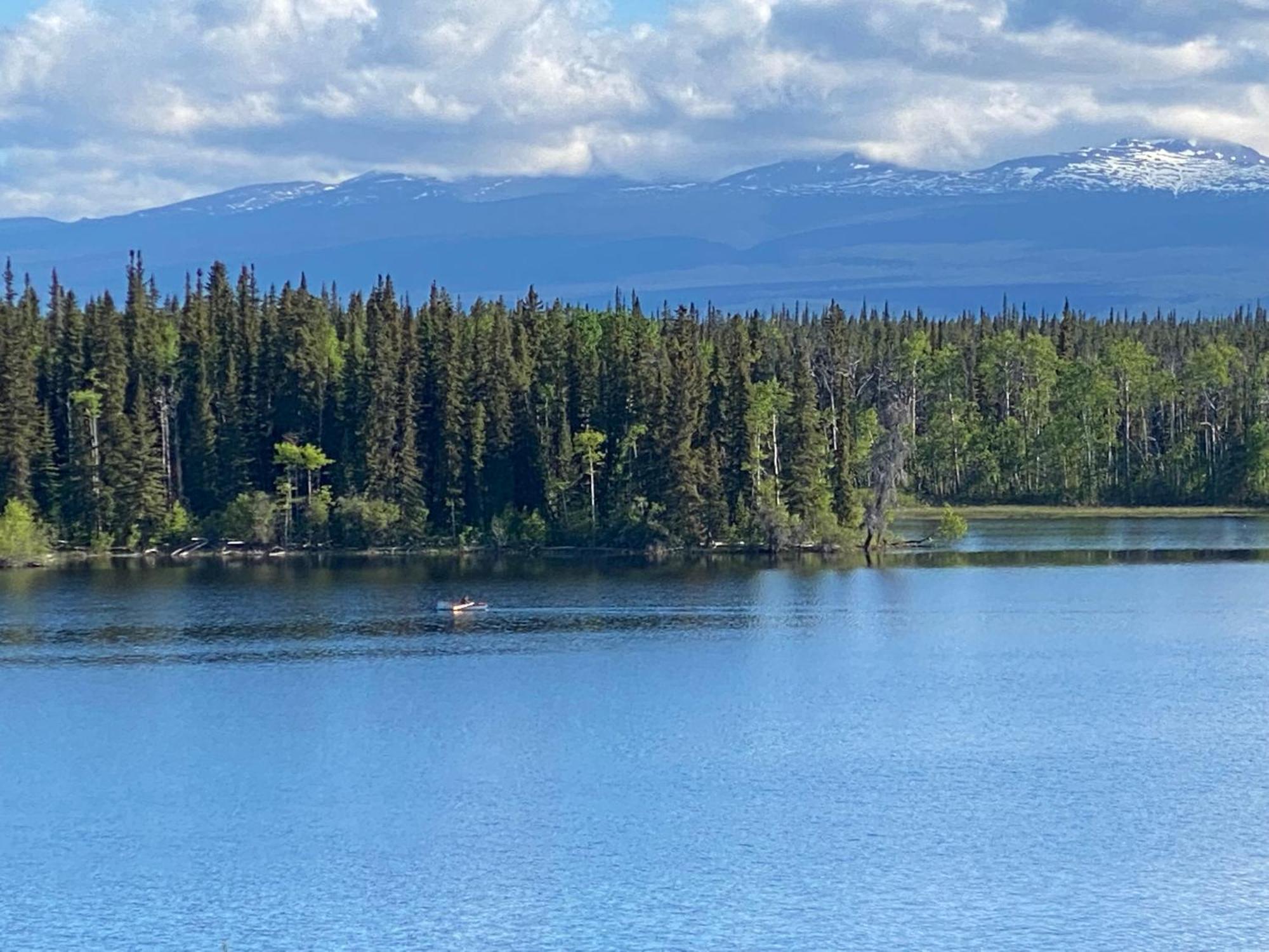 Red Cariboo Resort Anahim Lake Exterior foto