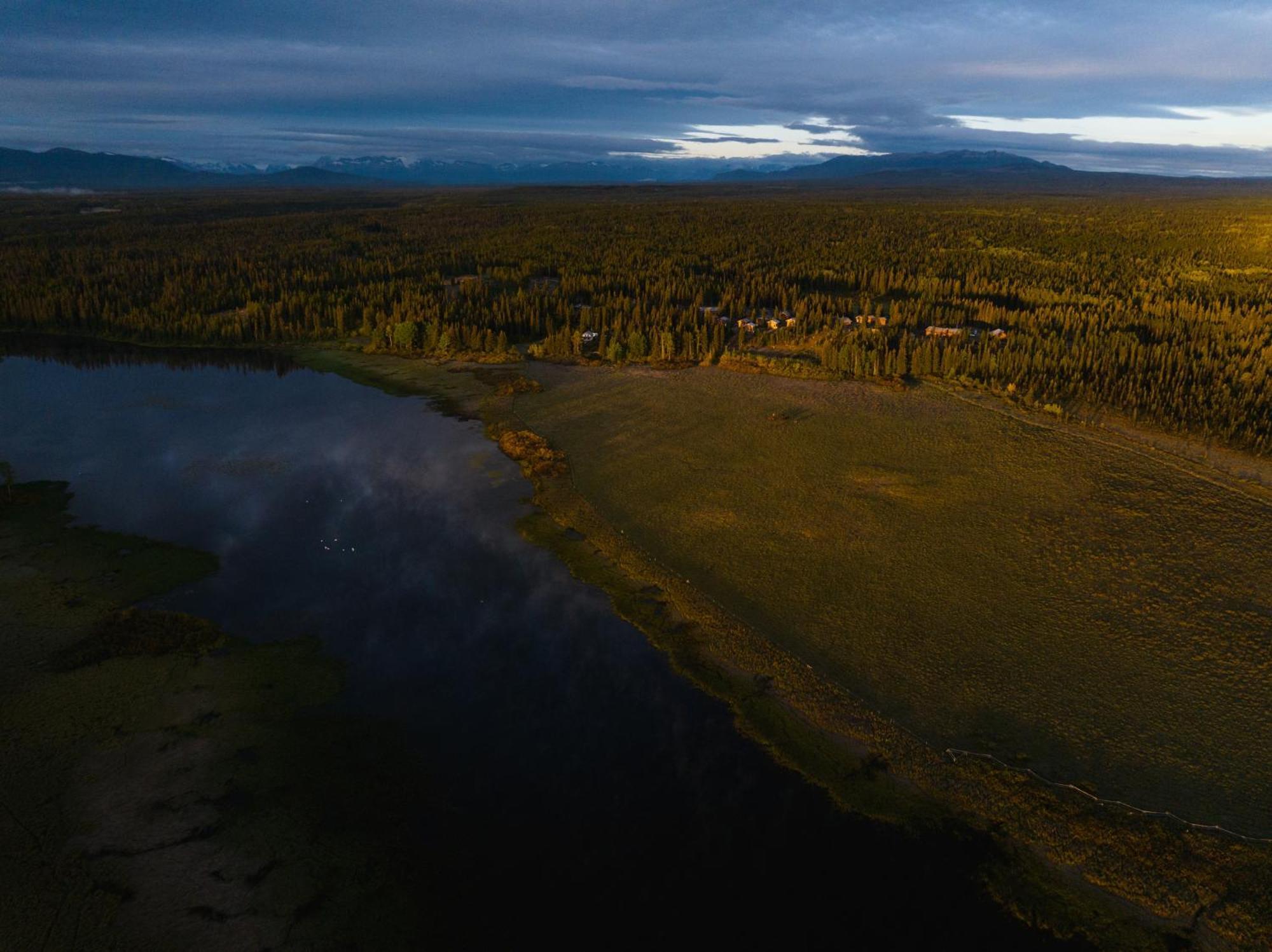 Red Cariboo Resort Anahim Lake Exterior foto