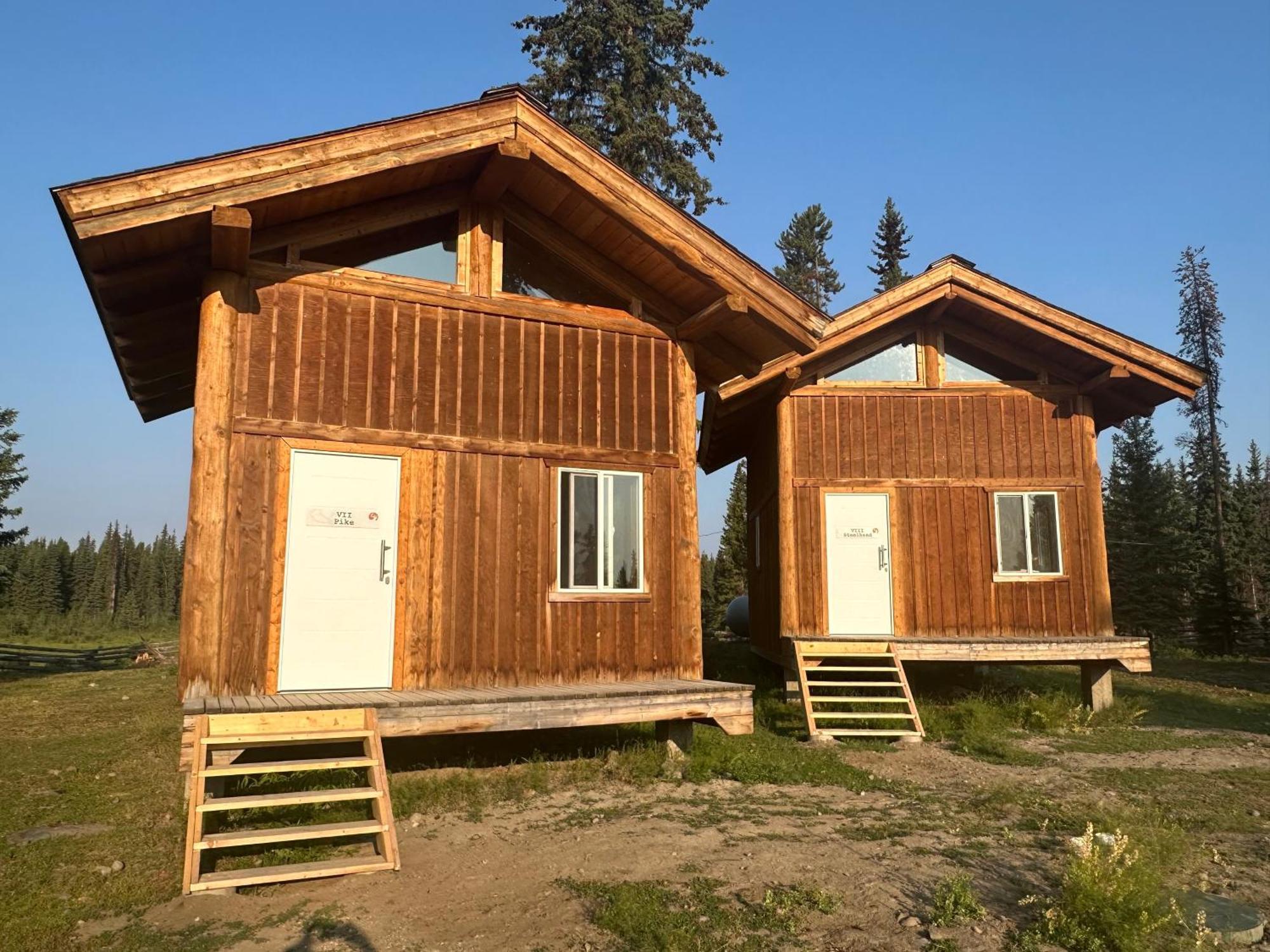 Red Cariboo Resort Anahim Lake Exterior foto